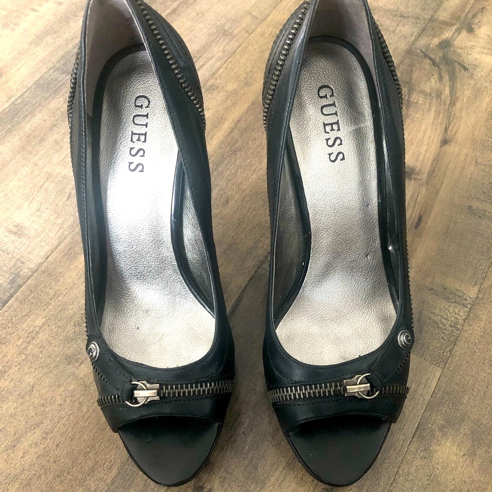 Guess 5” zipper design heels